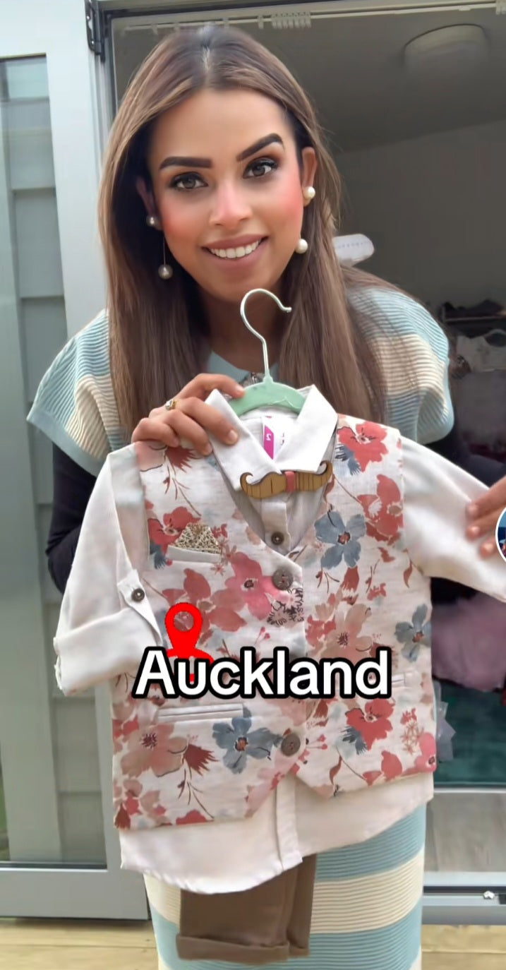 Shirt With Printed Basket, Bow and Jeans